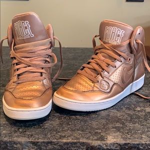 Women’s Nike Son of Force